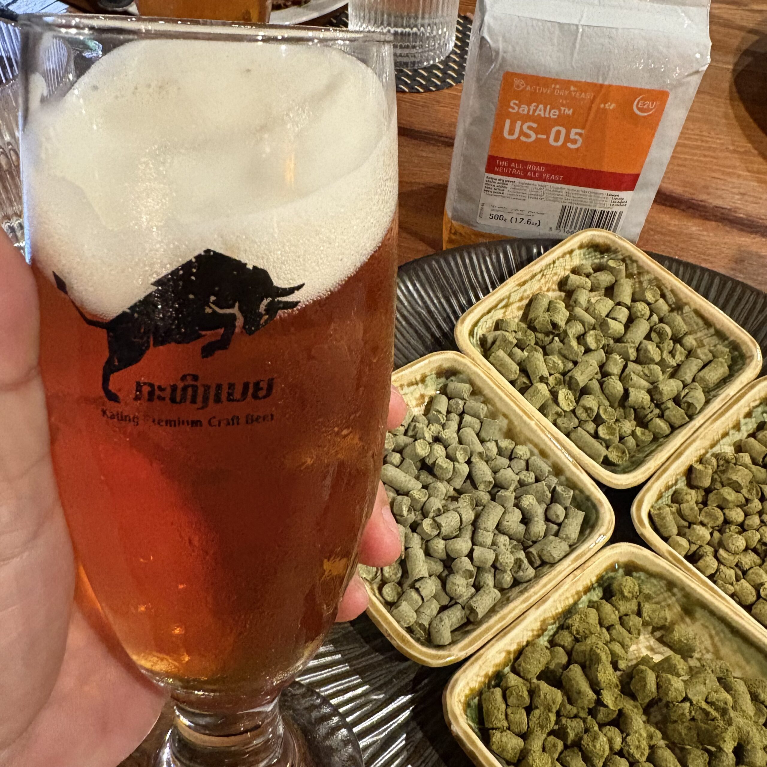 kating-craft-beer-laos-glass
